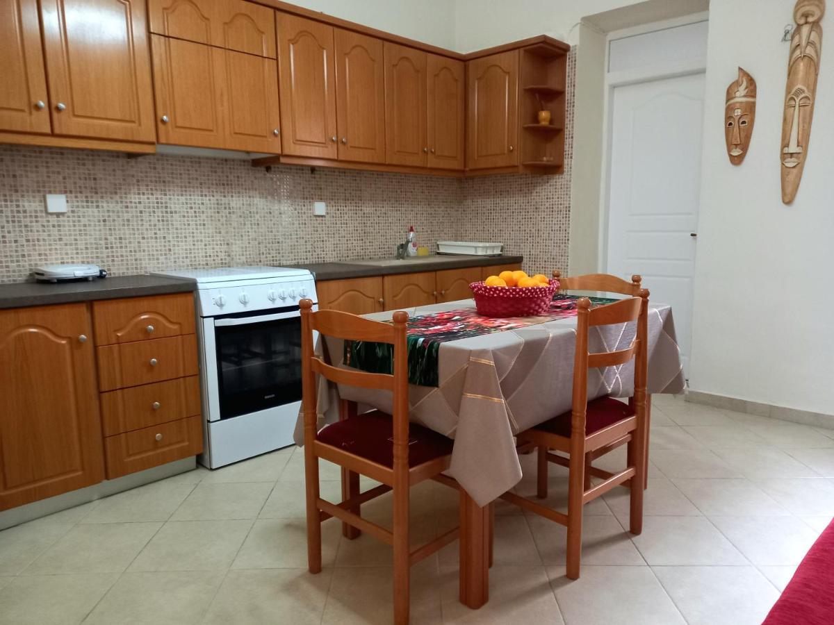 Pel House Apartment นาฟปาคตอส ภายนอก รูปภาพ